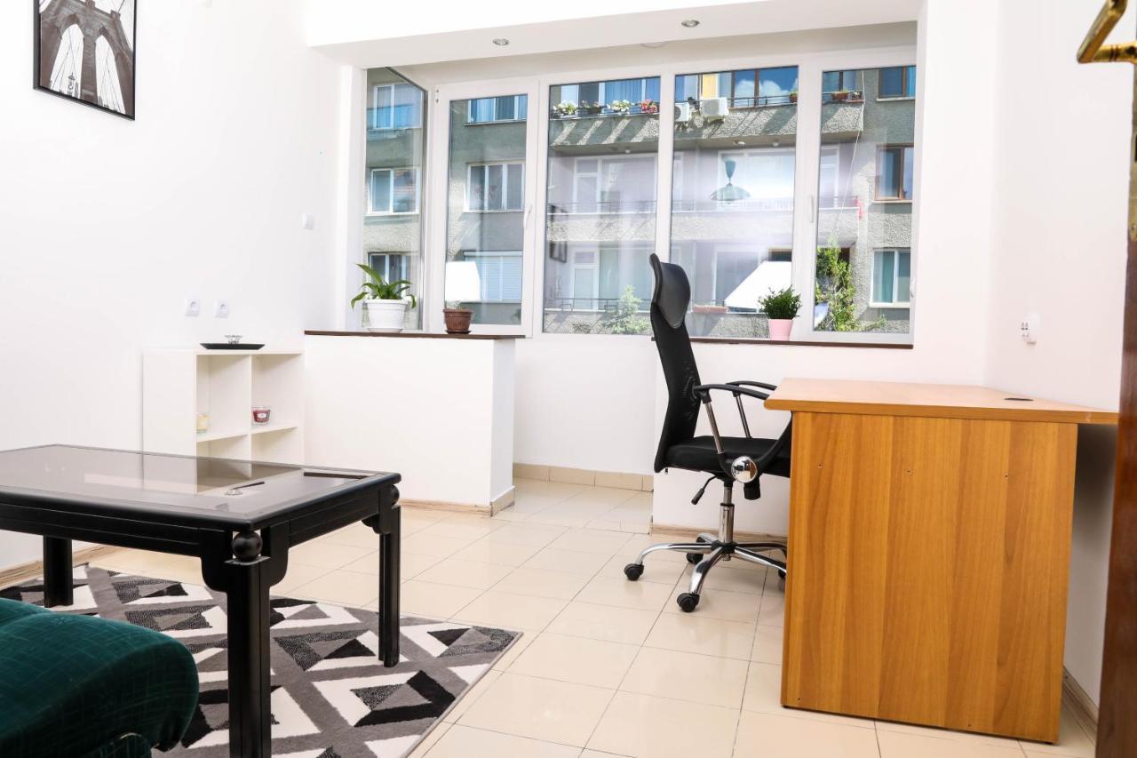 Apartment Krichim Apartments,three-bedroom, Large Apartment, Center *