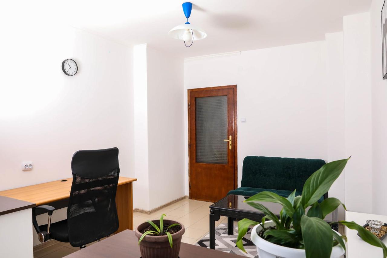 Krichim Apartments,three-bedroom, Large Apartment, Center Apartment *