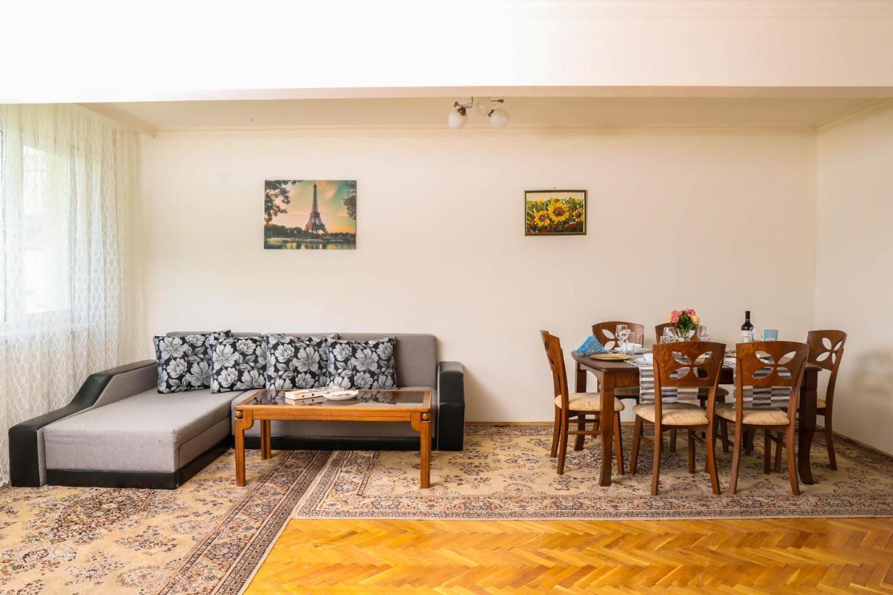 Apartment Krichim Apartments,three-bedroom, Large Apartment, Center Sofia
